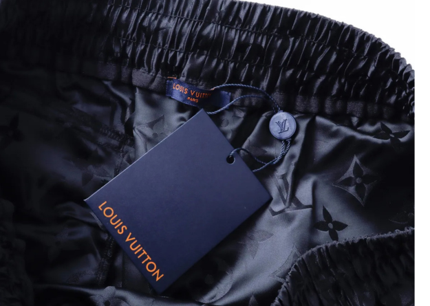 L0UIS VUITTON SHORTS 'black'